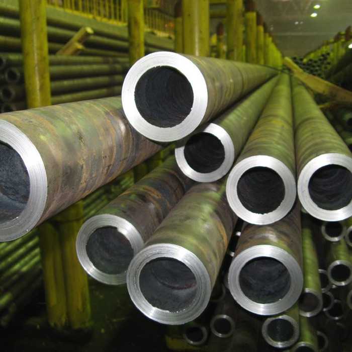 Труба бесшовная горячедеформированная 127х28 мм